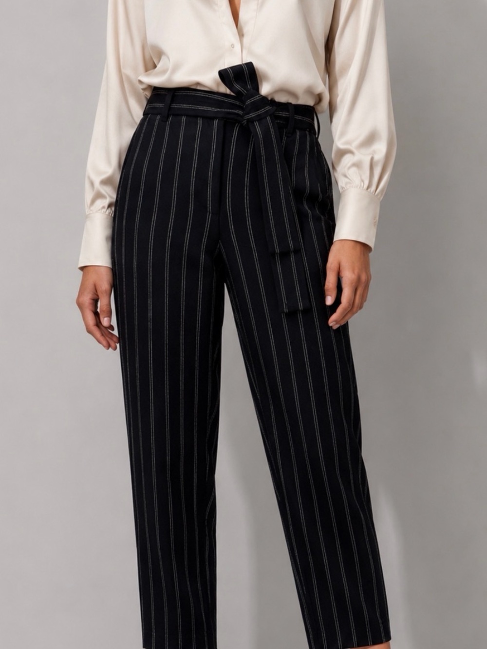 Aritzia WILFRED Jallade Tie-Front Pinstripe Pants Size 2